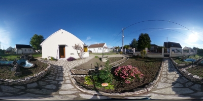Maison indépendante de plain-pied avec jardin et dépendances